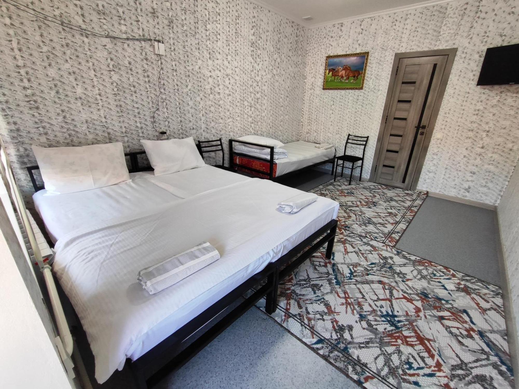 Guest House Sanat Naryn Esterno foto